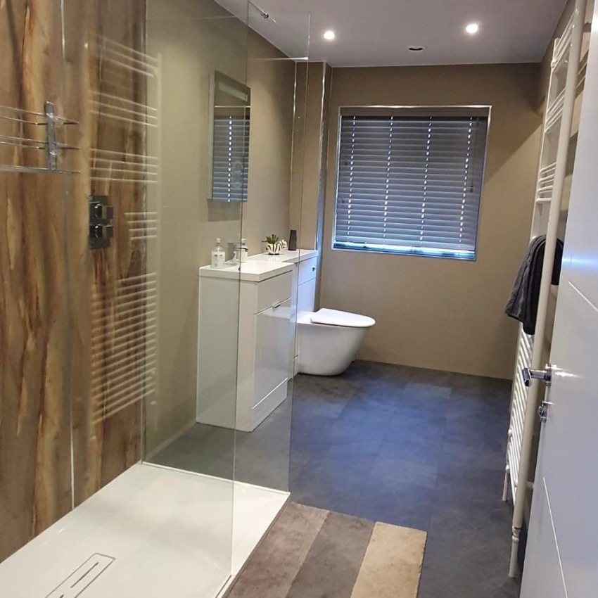 Bathroom by DBC Heating and Plumbing